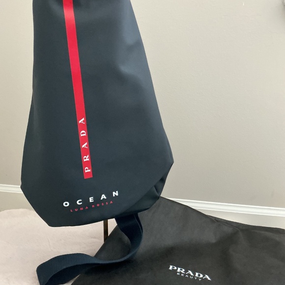GWP PRADA BEAUTEOCEAN LUNA ROSSA CROSSBODY/BACKPACK TOTE BAG COMES WITH DUST BAG - Picture 3 of 3